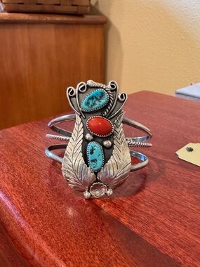 Gorgeous VTG Navajo Yazzie Sterling 3 Stone Turquoise and Coral Cuff Bracelet